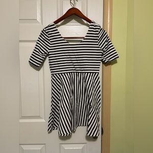 H&m Divided Women’s White And Black Shirt dress size M